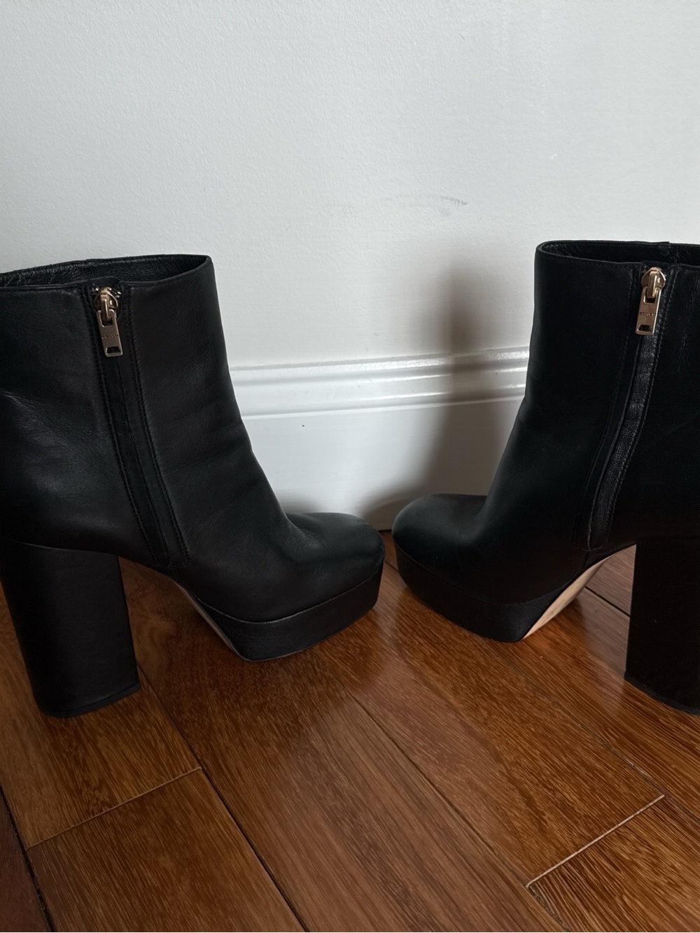 Coach Restored Iona Bootie Size 8 Black Leather Women's Block Heel Ankle Boots - Picture 2 of 4